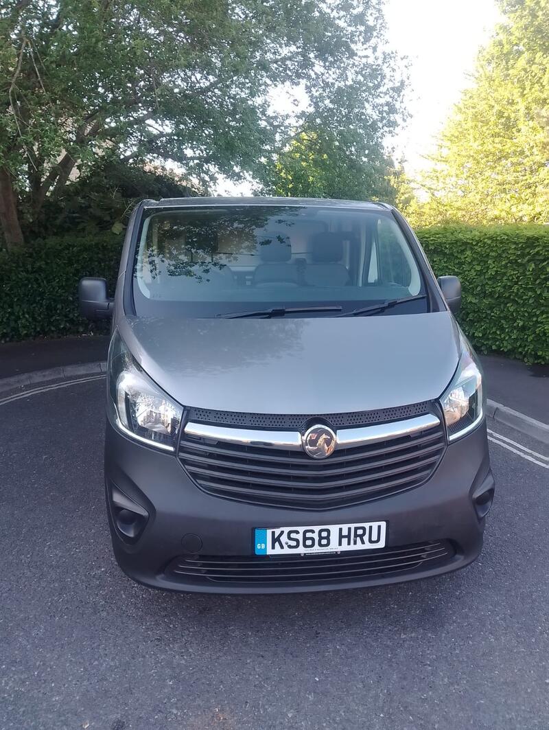 VAUXHALL VIVARO