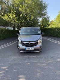 VAUXHALL VIVARO