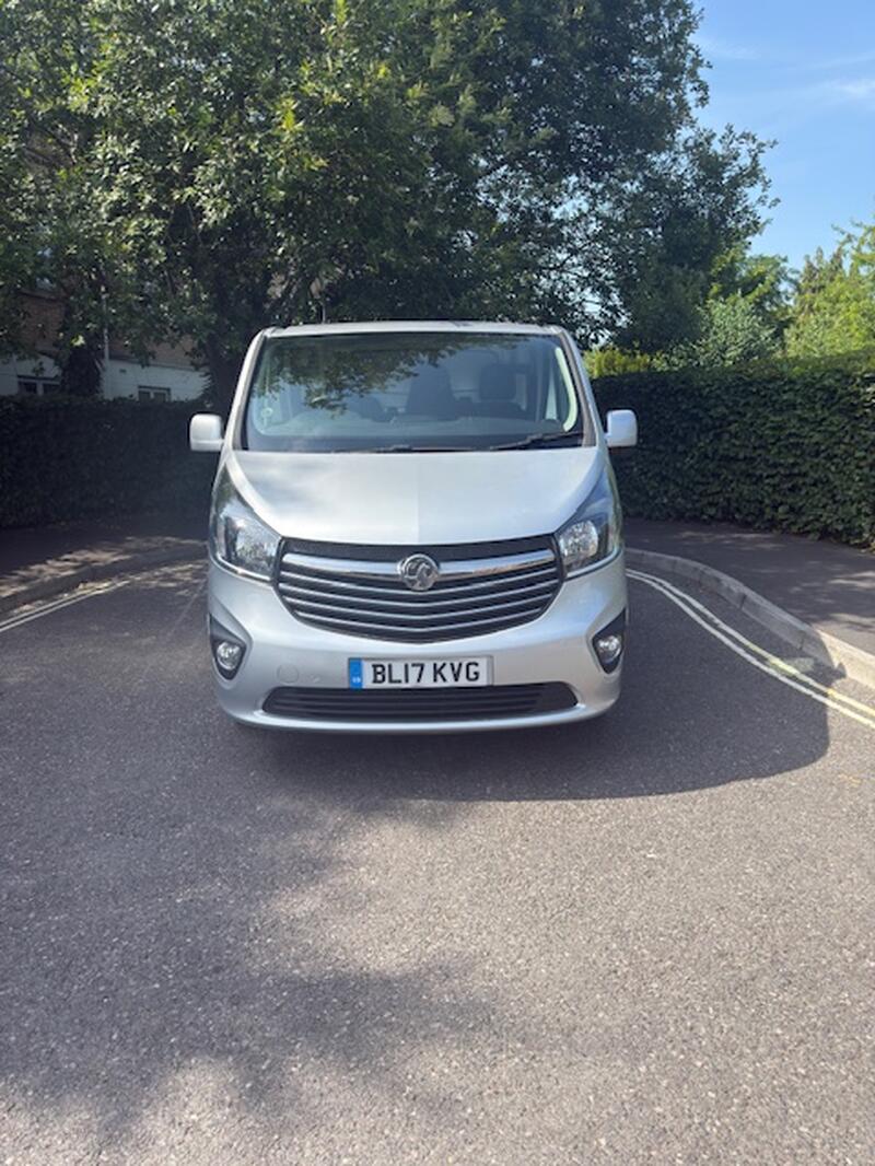 VAUXHALL VIVARO
